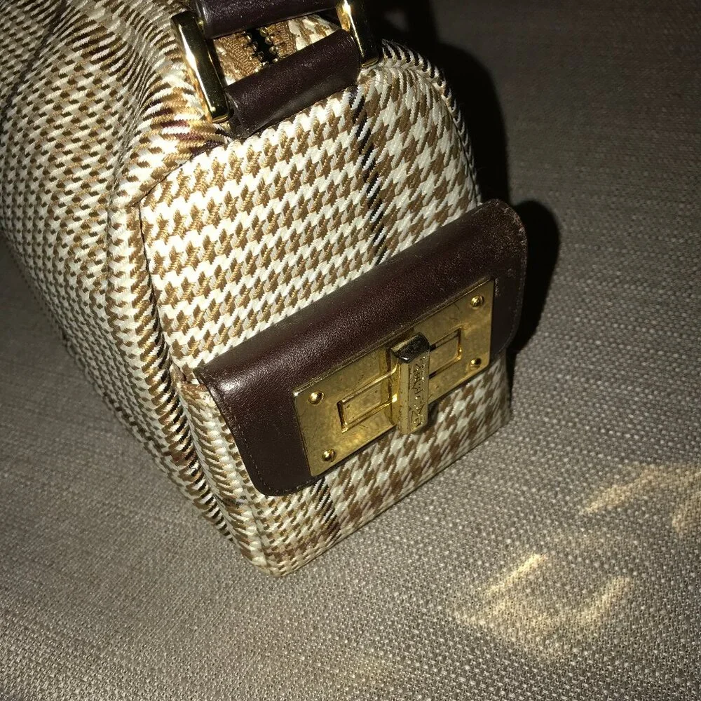 Lauren Ralph Lauren Houndstooth Barrel Bag - Picture 3 of 16